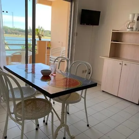 6 Pers, 2 Chambres, Terrasse, Piscine Et Parking A 50m De La Mer - Ref, Baie103